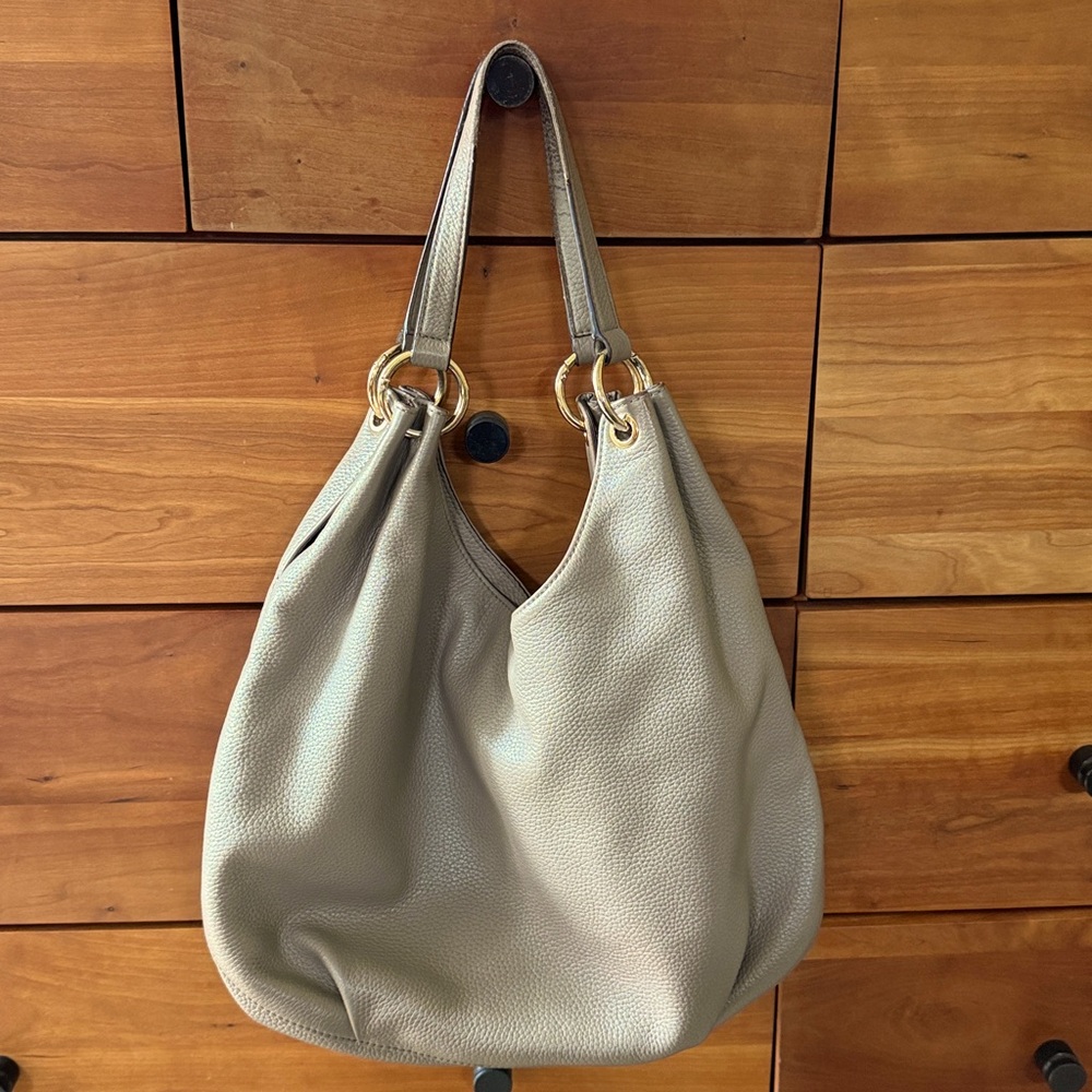 Michael Kors Light Brown Leather Tote Bag with Gold Details - Picture 2 of 11